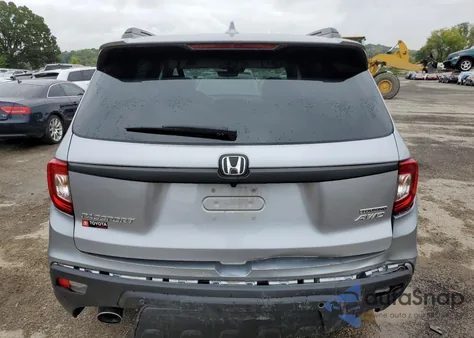 2020 Honda Passport Touring z USA, uszkodzony, nr VIN 5FNYF8H9XLB019275